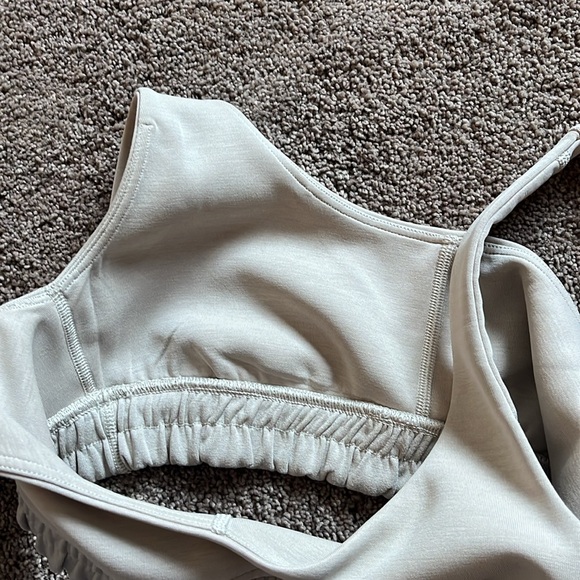 lululemon Softstrem Scoop-Neck Bra B/C Cup Size 4 Mojave Tan - Picture 5 of 7